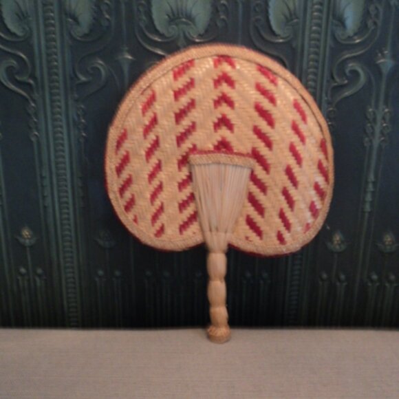 vintage wicker fan wall decor - Picture 1 of 2